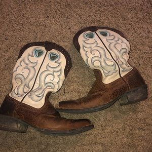 SOLD— Ariat Women’s Royal chocolate western boots